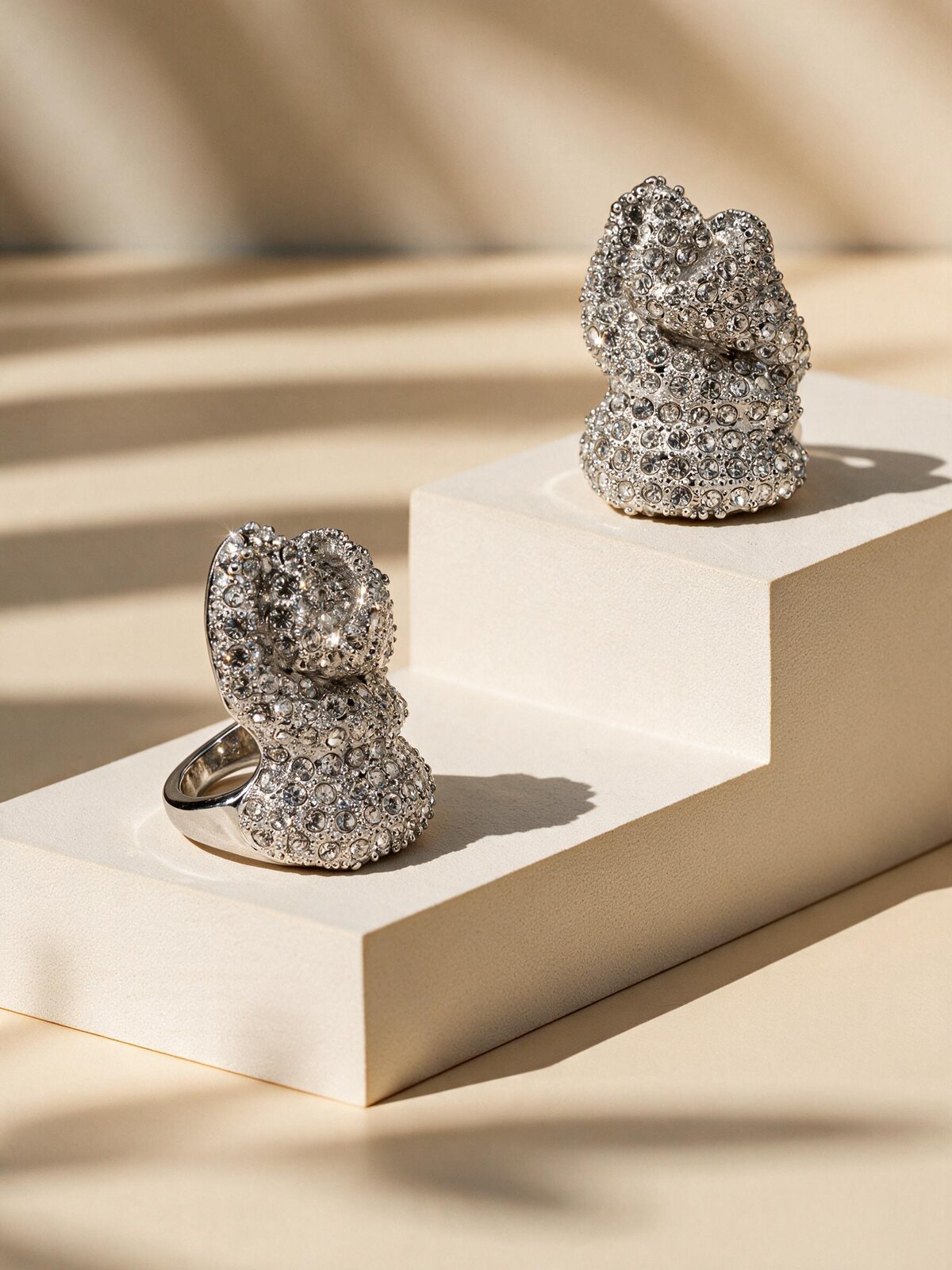 Pavé knot ring, No. 036 — Romae