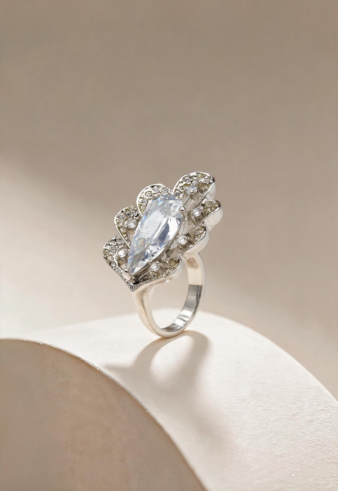 Pear fan ring, No. 015 — Romae